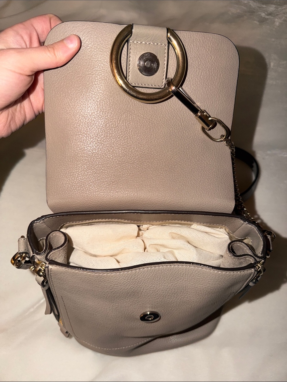 Chloé Medium Calfskin and Suede Faye backpack in Motty Grey - Picture 16 of 16